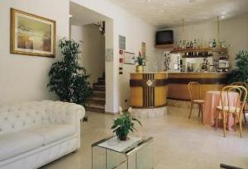 Edy Hotel 3*
